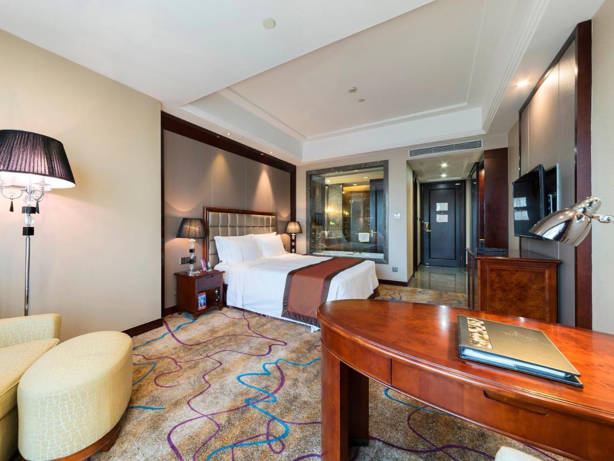 Shenzhen Baohengda International Hotel Екстериор снимка
