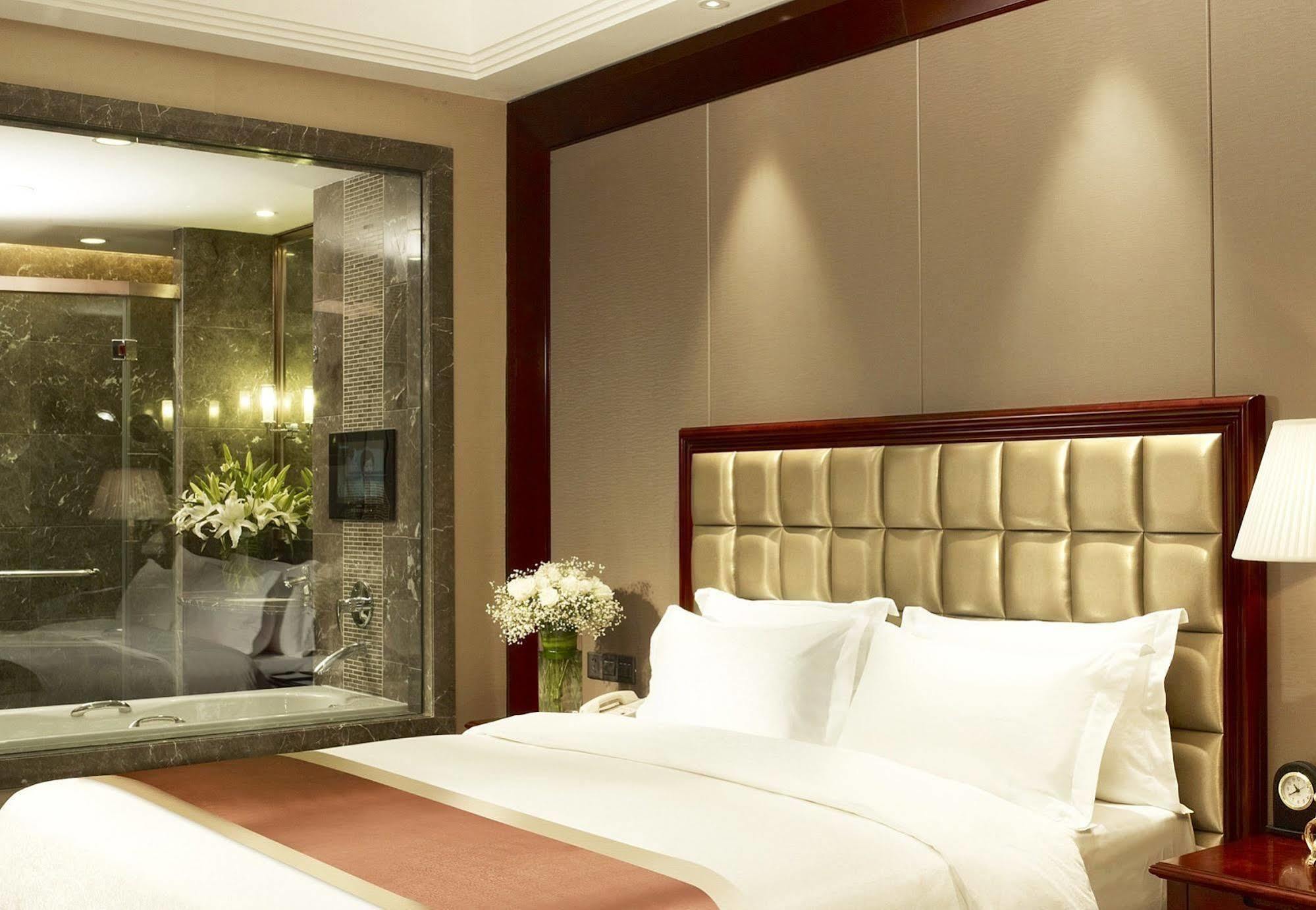 Shenzhen Baohengda International Hotel Екстериор снимка